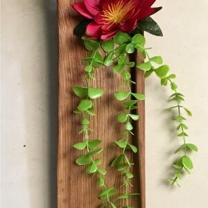 Palm Frond Wall Accent with Lotus Flower and Faux Leaves